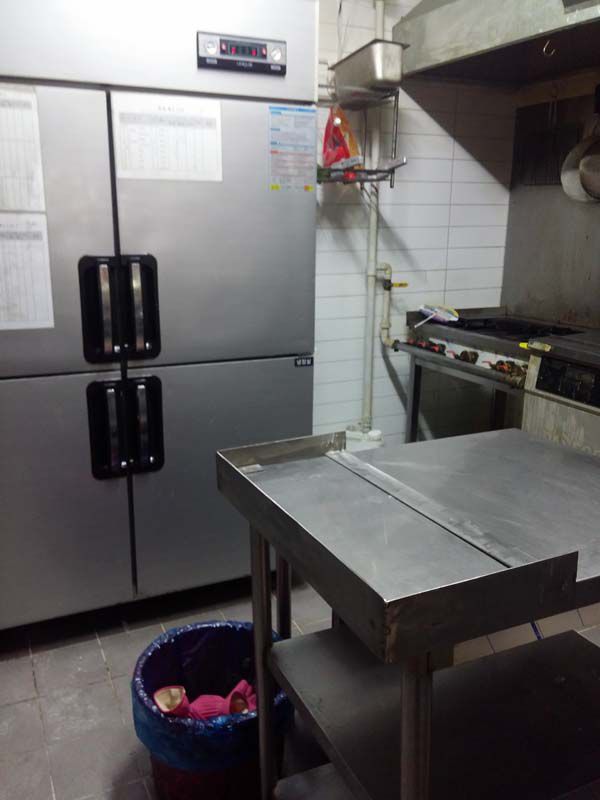 요식업 바퀴벌레 퇴치 의뢰